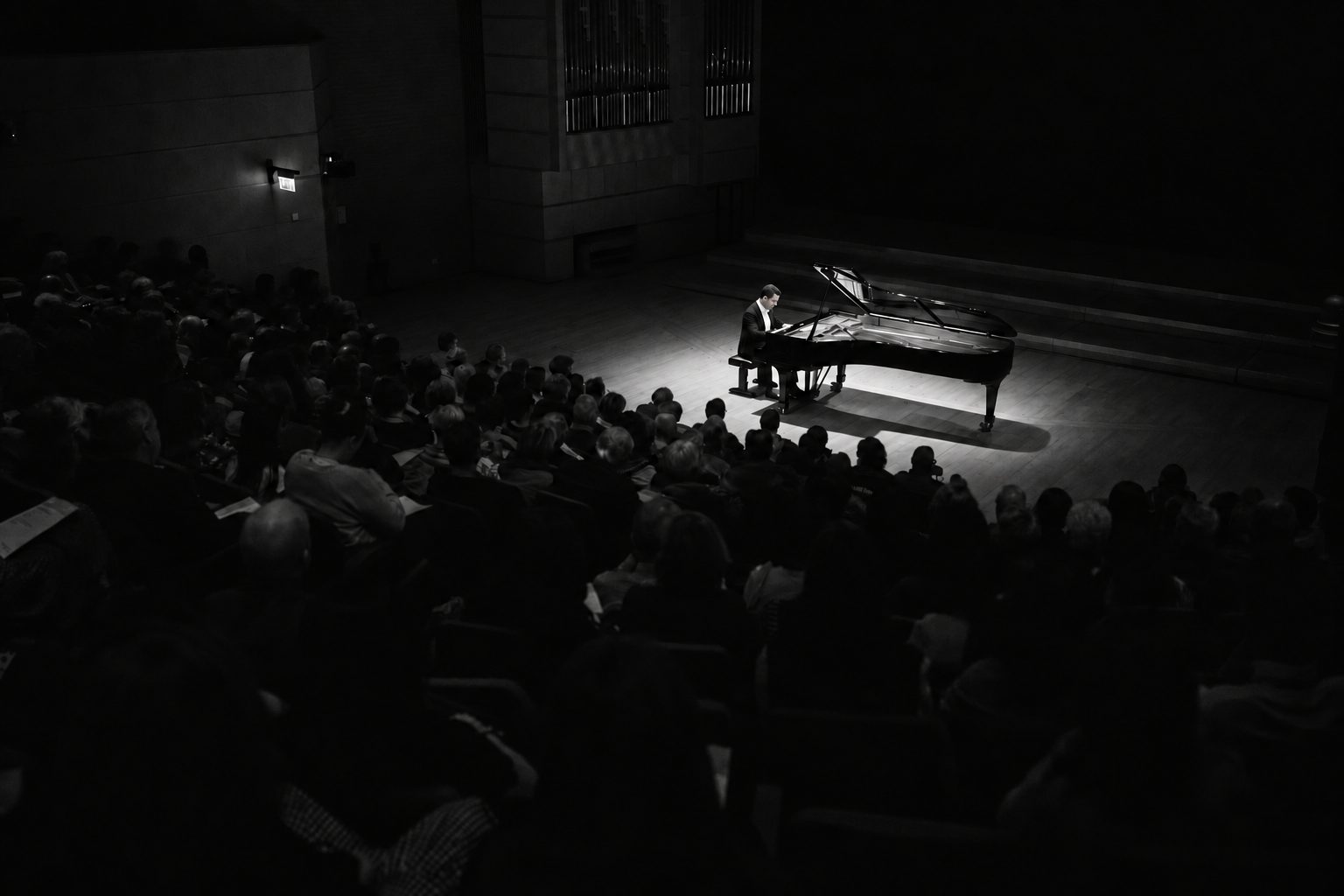 Simone Renzi in concerto, fotografia 3 di 8