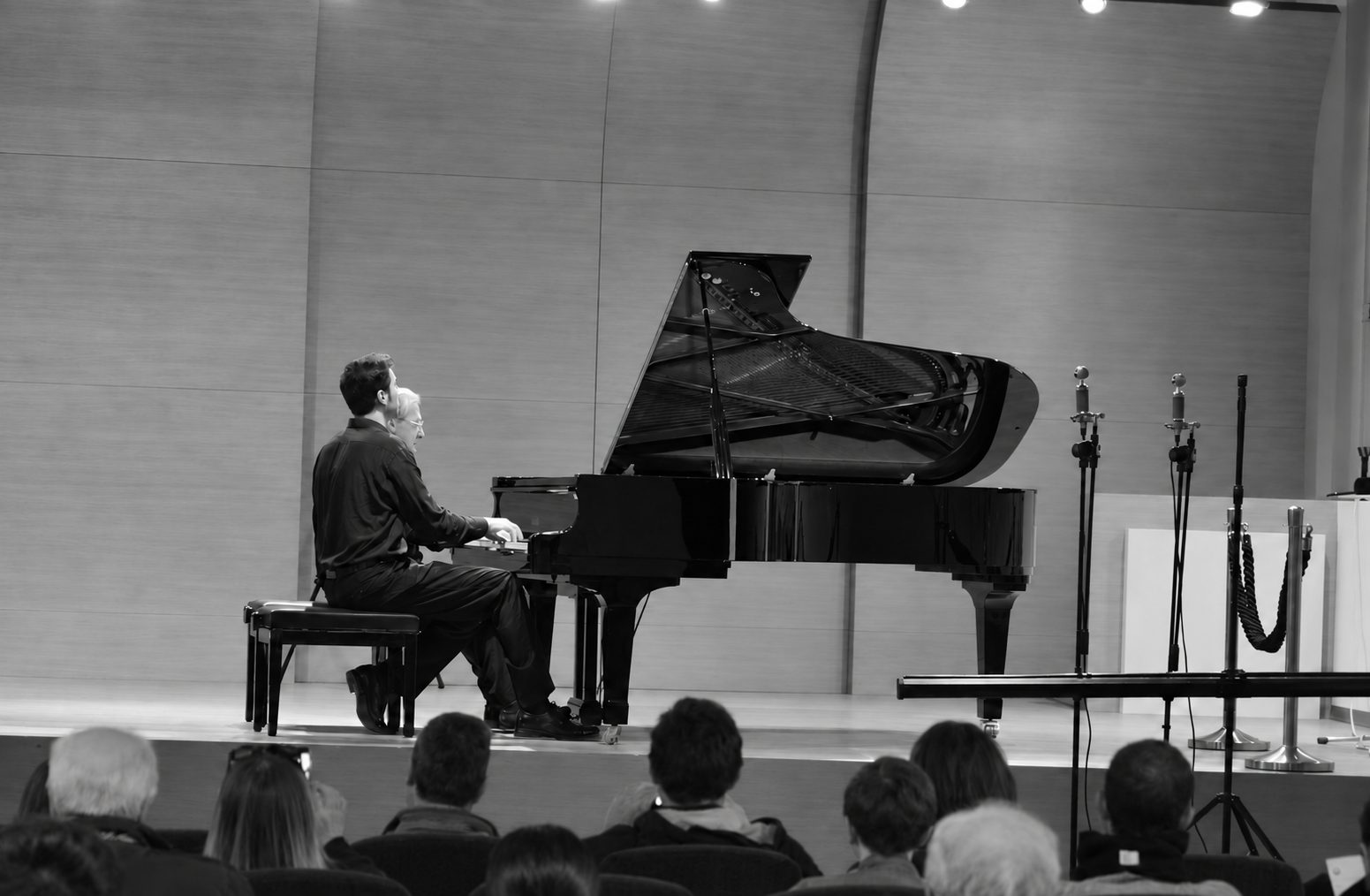 Simone Renzi in concerto, fotografia 6 di 8